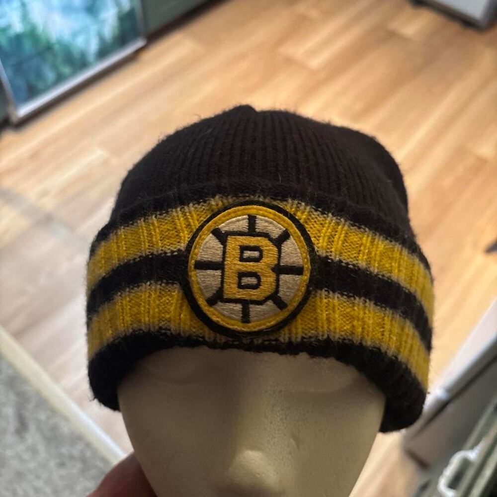 Boston bruins black and yellow